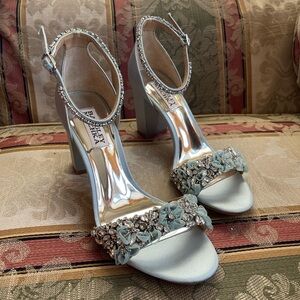 Badgley Mischka Collection Fitnesse Ankle Strap Sandals. Size 6.5 Women 
S1-04